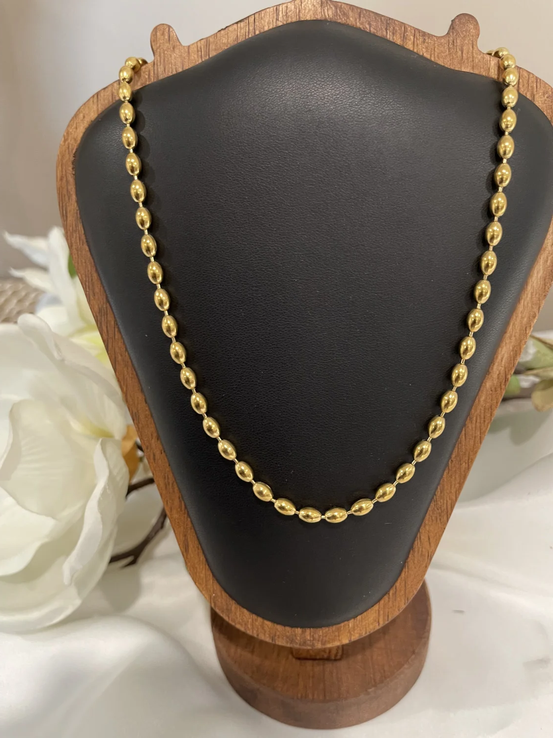 Short chain necklace